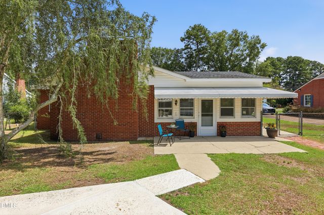 209 N Watauga Avenue, Dunn, NC 28334