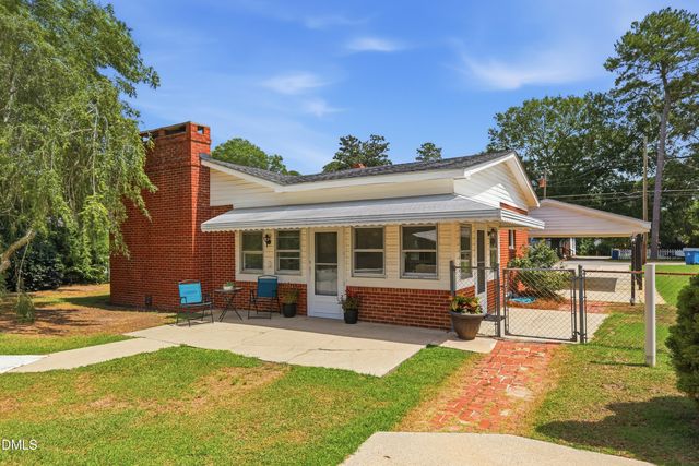 209 N Watauga Avenue, Dunn, NC 28334