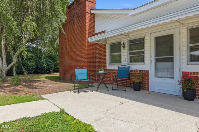 209 N Watauga Avenue, Dunn, NC 28334
