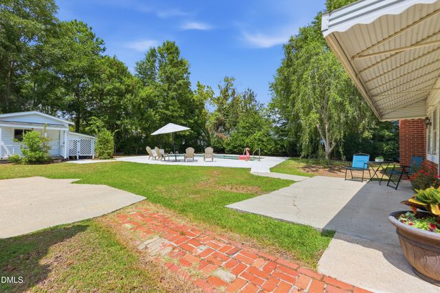 209 N Watauga Avenue, Dunn, NC 28334