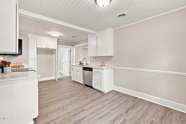 209 N Watauga Avenue, Dunn, NC 28334