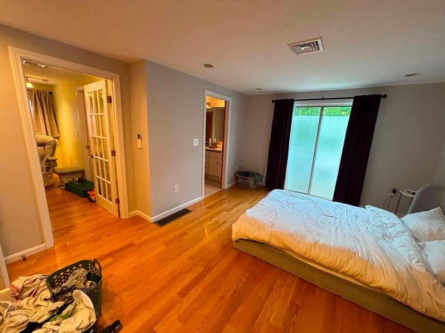 896 East St, Dedham, MA 02026