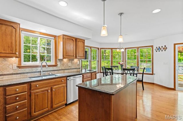 913 Glen Hollow Drive, O'fallon, IL 62269