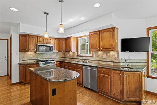 913 Glen Hollow Drive, O'fallon, IL 62269