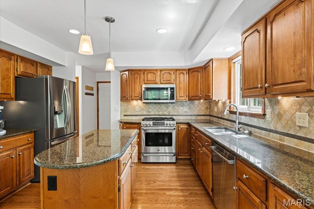 913 Glen Hollow Drive, O'fallon, IL 62269