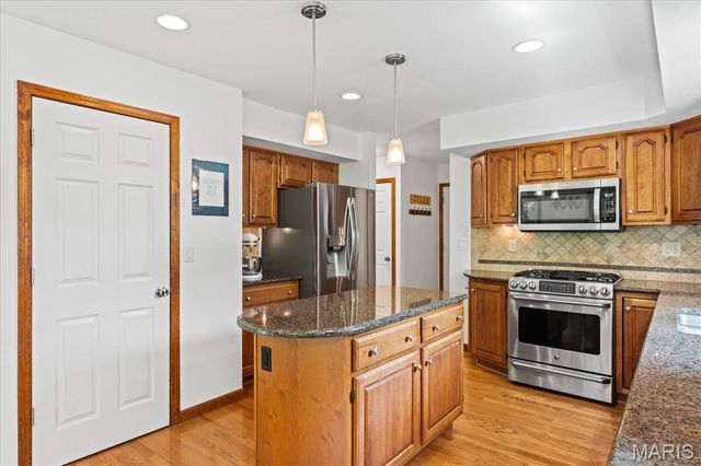913 Glen Hollow Drive, O'fallon, IL 62269
