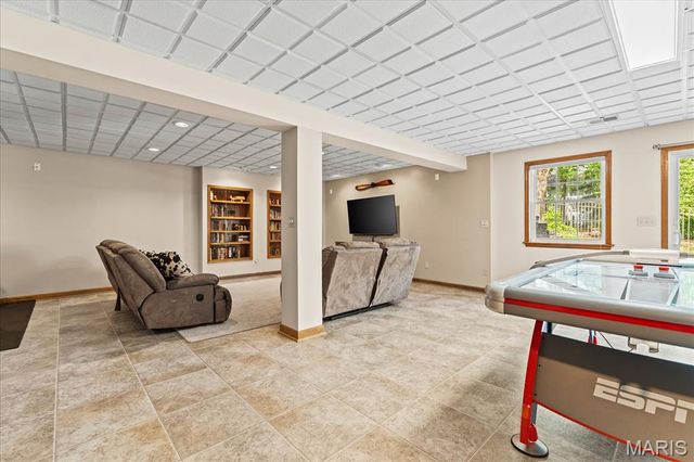 913 Glen Hollow Drive, O'fallon, IL 62269