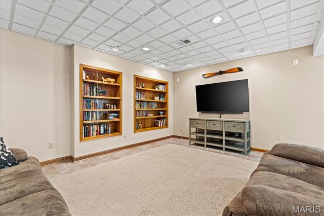 913 Glen Hollow Drive, O'fallon, IL 62269