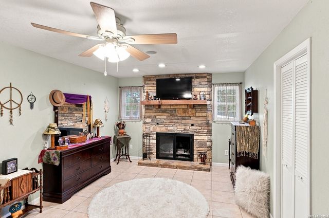 652 TAMARACK DR, Canyon Lake, TX 78133