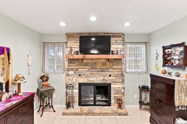 652 TAMARACK DR, Canyon Lake, TX 78133
