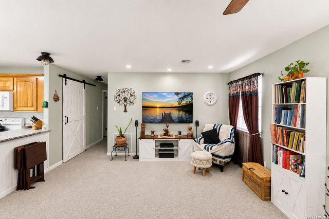 652 TAMARACK DR, Canyon Lake, TX 78133