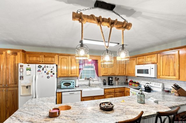 652 TAMARACK DR, Canyon Lake, TX 78133