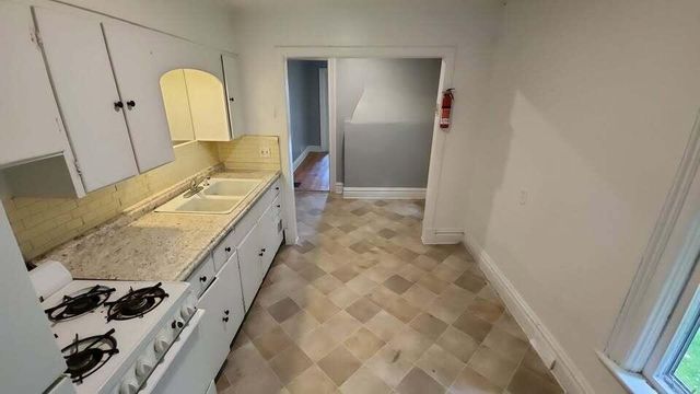 227 Douglas Avenue, Kalamazoo, MI 49007