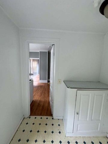 227 Douglas Avenue, Kalamazoo, MI 49007