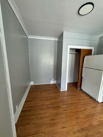 227 Douglas Avenue, Kalamazoo, MI 49007