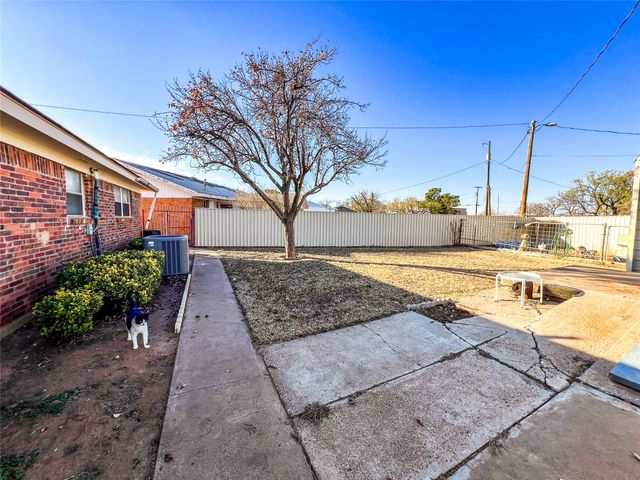 833 Smith Street, Aspermont, TX 79502