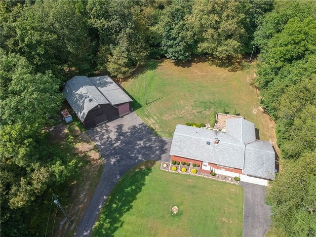 2749 Frew Mill Rd, Slippery Rock Twp, PA 16101