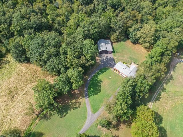 2749 Frew Mill Rd, Slippery Rock Twp, PA 16101