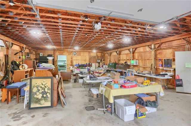 2749 Frew Mill Rd, Slippery Rock Twp, PA 16101