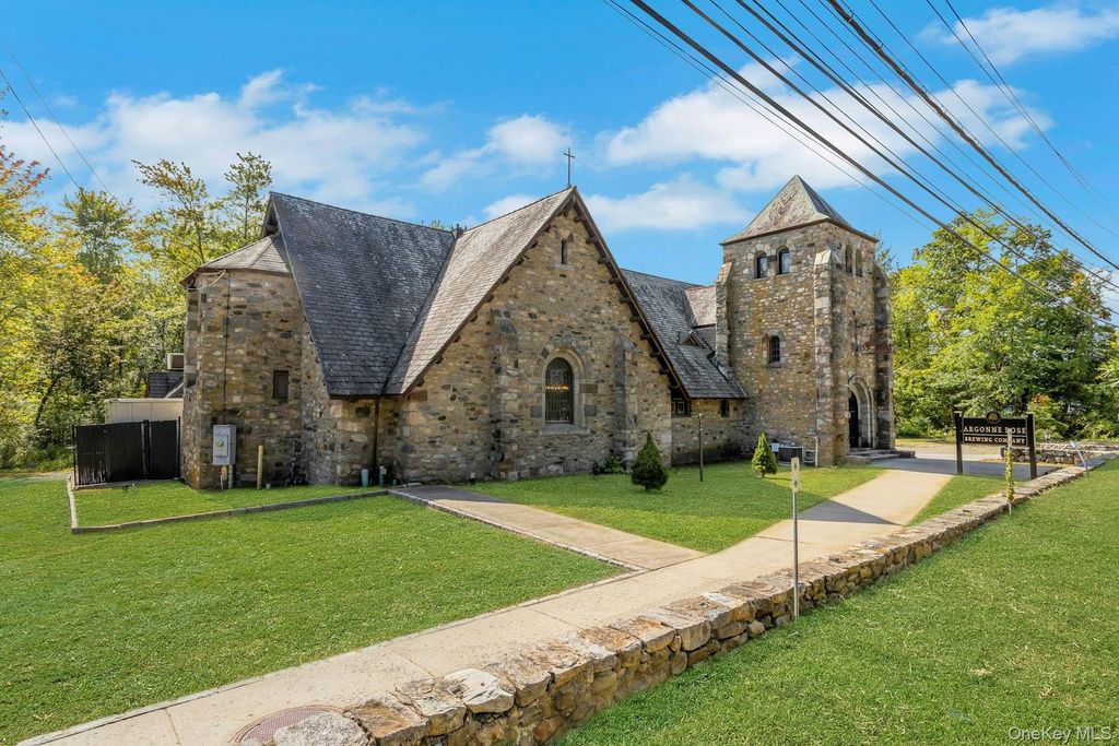 1715 E Main Street, Mohegan Lake, NY 10547 — exterior