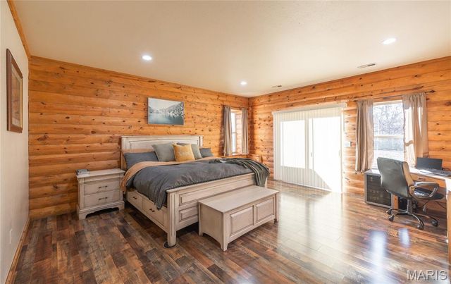 27655 Sandy Drive, Laquey, MO 65534