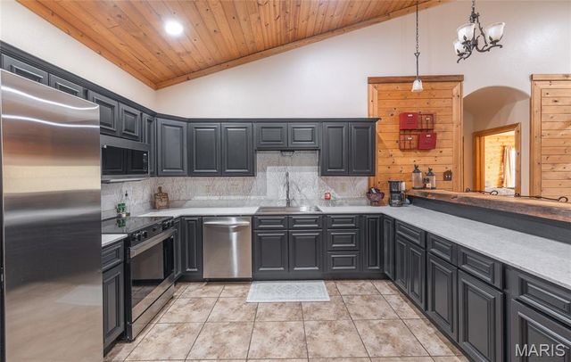 27655 Sandy Drive, Laquey, MO 65534