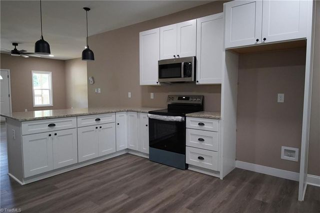 1213 Hillcrest Drive, Thomasville, NC 27360