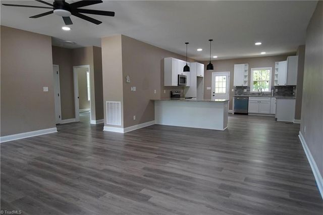 1213 Hillcrest Drive, Thomasville, NC 27360