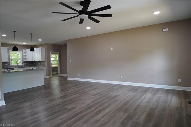 1213 Hillcrest Drive, Thomasville, NC 27360