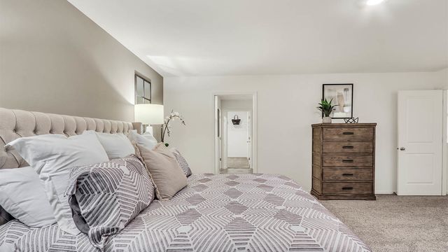 1880 Canyon Creek Drive, Aurora, IL 60503