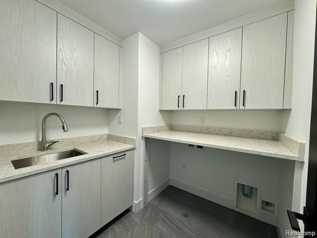 1885 Holland Avenue, Birmingham, MI 48009