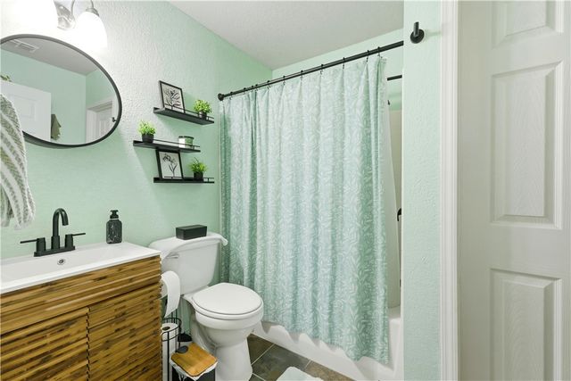 2801 Sokol Dr, Corpus Christi, TX 78415