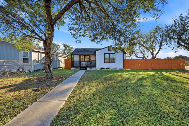 2801 Sokol Dr, Corpus Christi, TX 78415