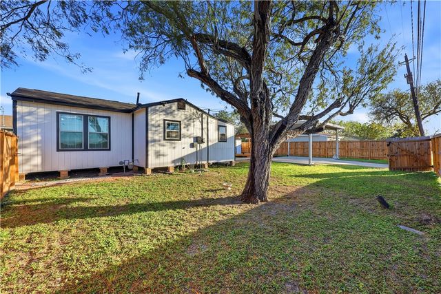 2801 Sokol Dr, Corpus Christi, TX 78415