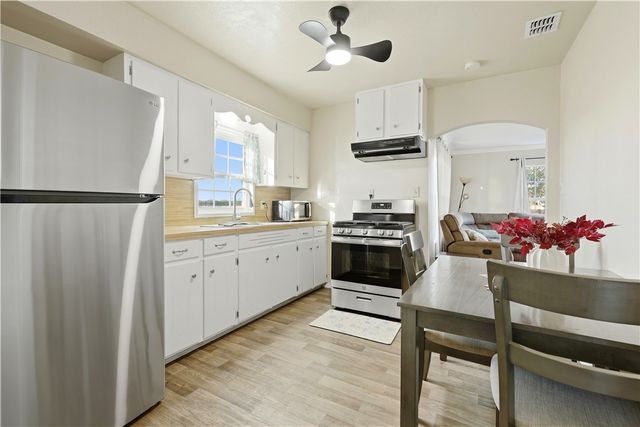 2801 Sokol Dr, Corpus Christi, TX 78415