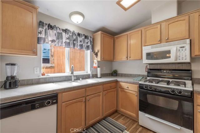 410 Los Angeles Avenue, Sugarloaf, CA 92386