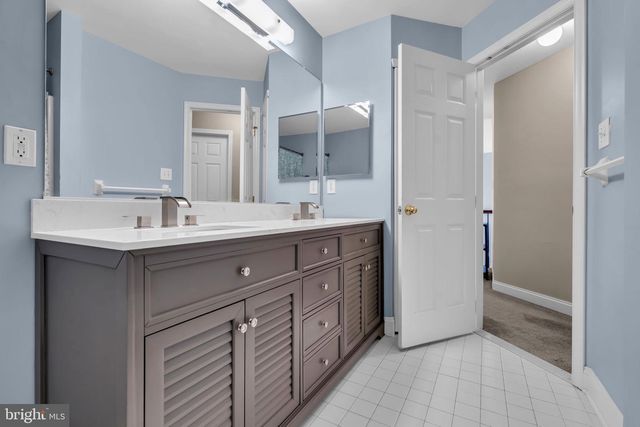 159 DESILVIO DR, Sicklerville, NJ 08081