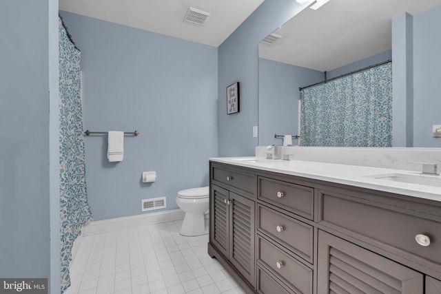159 DESILVIO DR, Sicklerville, NJ 08081