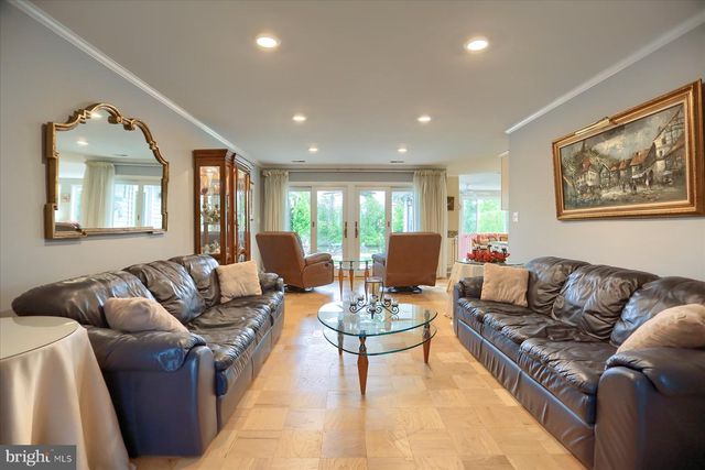 24 NEPTUNE DR, Joppa, MD 21085