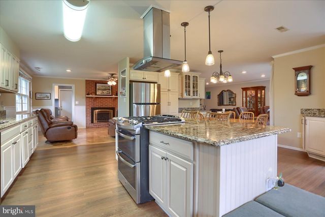24 NEPTUNE DR, Joppa, MD 21085