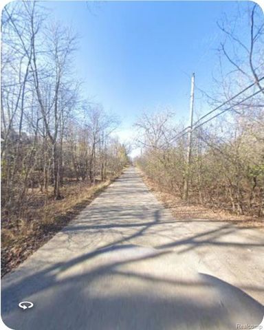 00000 Blue Jay Way Lane, West Bloomfield, MI 48322