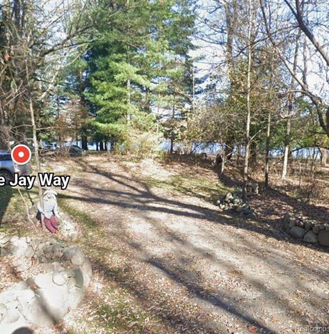 00000 Blue Jay Way Lane, West Bloomfield, MI 48322