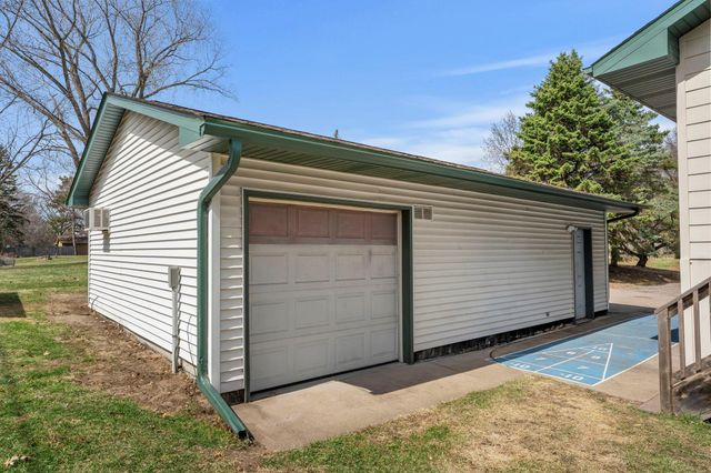 1848 133rd Lane NE, Ham Lake, MN 55304