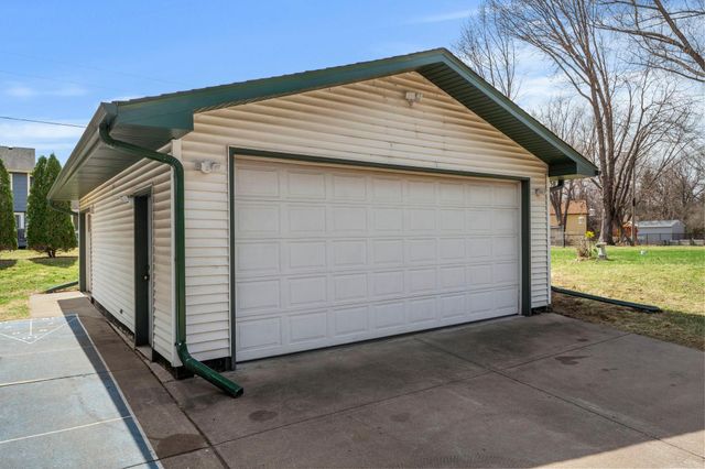 1848 133rd Lane NE, Ham Lake, MN 55304