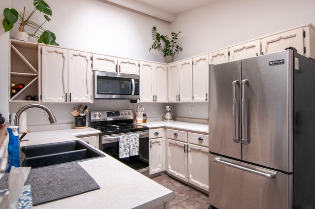 401 Rock Creek Park Avenue NE, Albuquerque, NM 87123