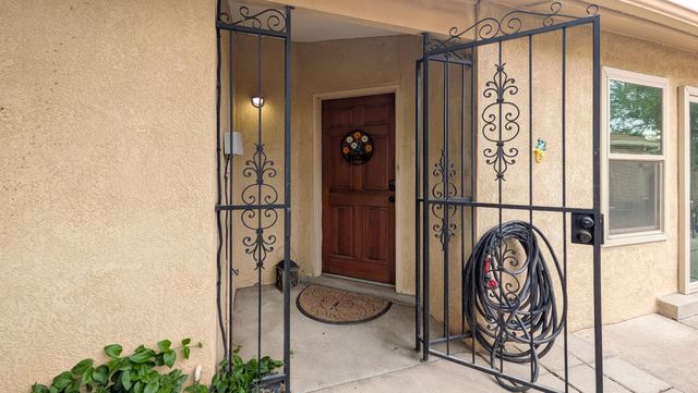 401 Rock Creek Park Avenue NE, Albuquerque, NM 87123