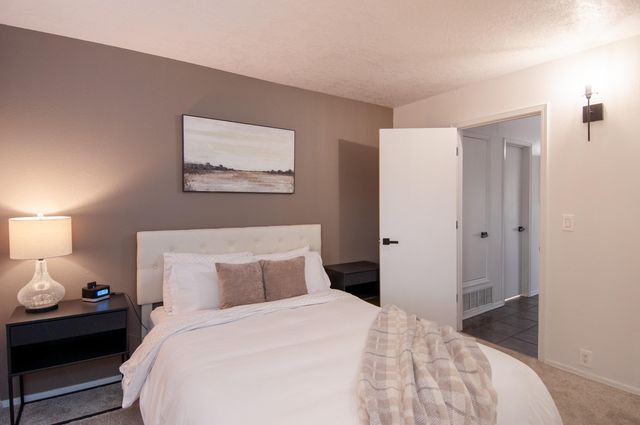 401 Rock Creek Park Avenue NE, Albuquerque, NM 87123