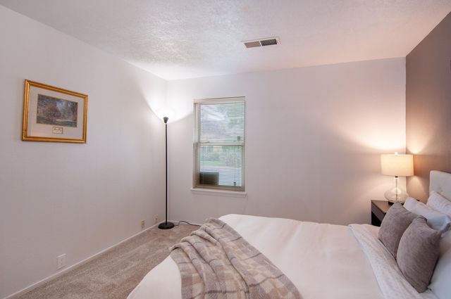 401 Rock Creek Park Avenue NE, Albuquerque, NM 87123