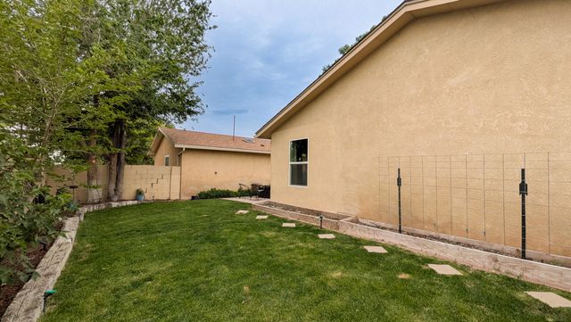 401 Rock Creek Park Avenue NE, Albuquerque, NM 87123