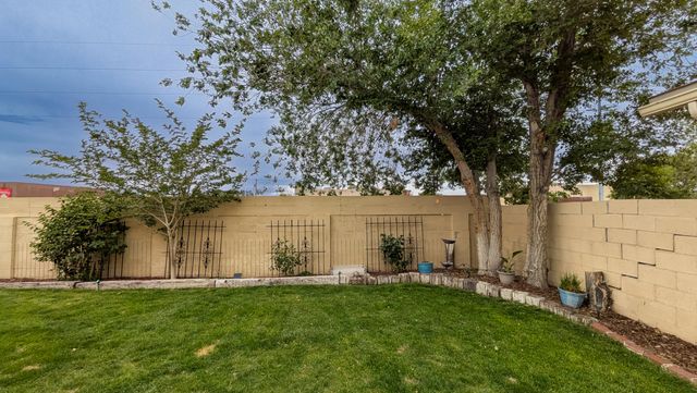 401 Rock Creek Park Avenue NE, Albuquerque, NM 87123